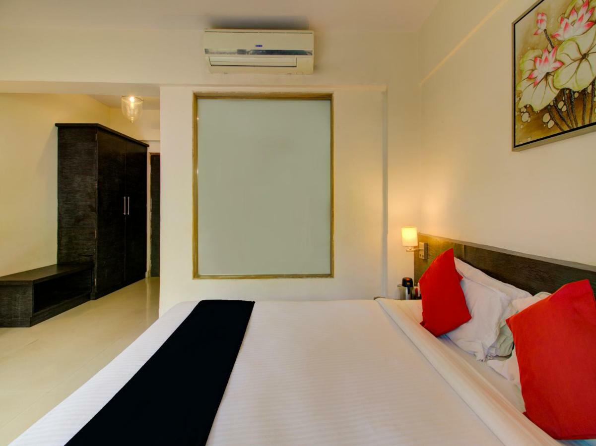 Capital O 36727 Plush Retreat Hotel Dive Exterior photo