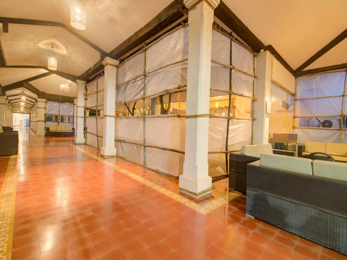 Capital O 36727 Plush Retreat Hotel Dive Exterior photo